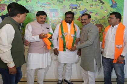 Chhindwara Mayor Join BJP