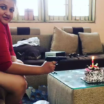 युवती ने पिस्टल से बुझाई मोमबत्ती