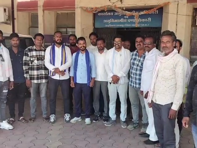 कलेक्ट्रेट में भीम आर्मी का प्रदर्शन